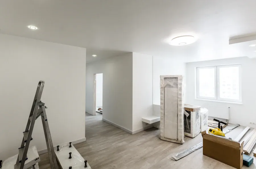 Pièce repeinte en fin de chantier de remise en état